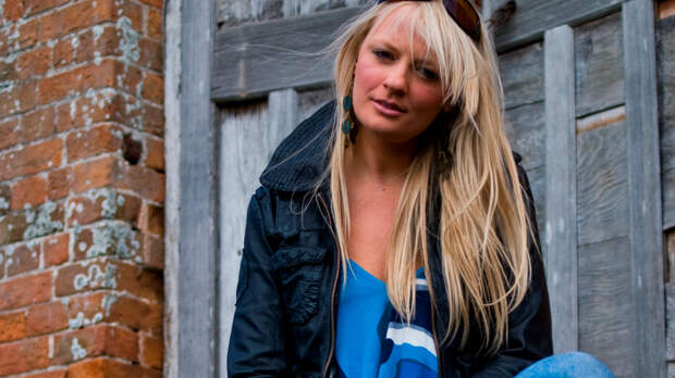 Не будь смешной: как носить бомбер, когда вам за 30