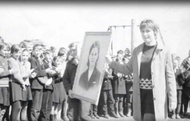 День памяти Нади Курченко отмечали в самых далеких уголках страны. Село Новополтава, Алтайский край... День памяти Нади Курченко отмечали в самых далеких уголках страны. Село Новополтава, Алтайский край...