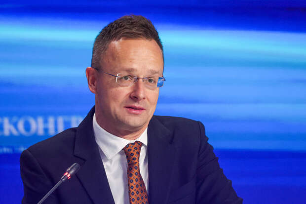 Глава МИД Венгрии пригрозил Украине
