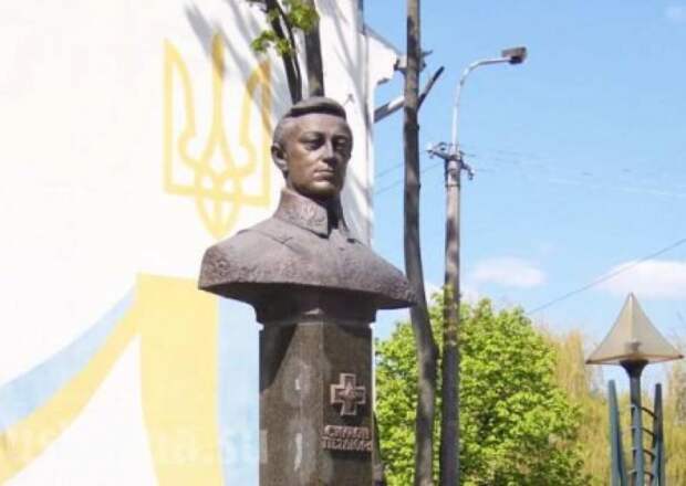 Киев украсят памятниками Петлюре и нацисту Донцову