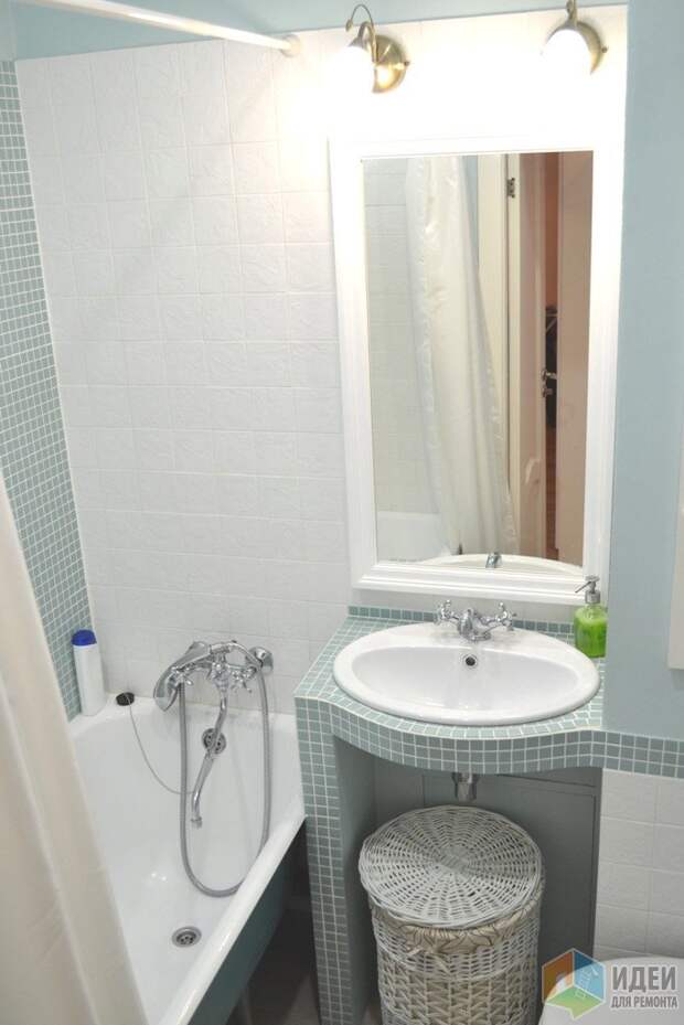 Ванная комната, островок цвета в белом-белом доме