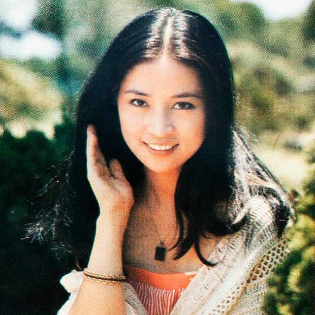 Почему Джеки Чан отрекся от родного сына и внебрачной дочери, оставив их без наследства?