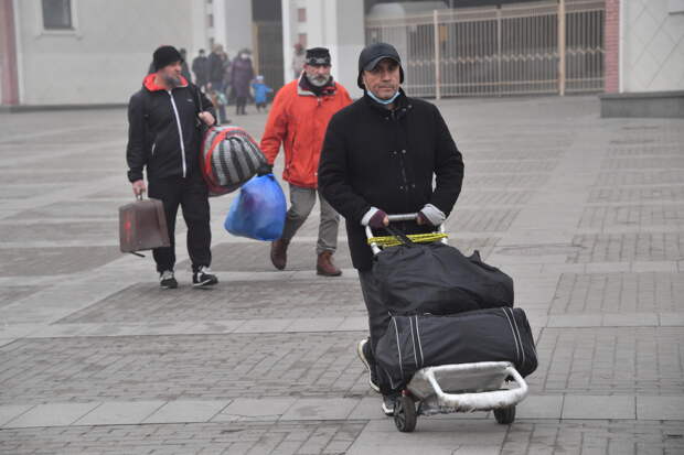 Силовики заставили в страхе бежать мигрантов из Екатеринбурга