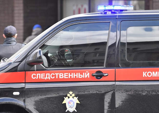 Российские следователи завели дело из-за падения бетонной стены на детей