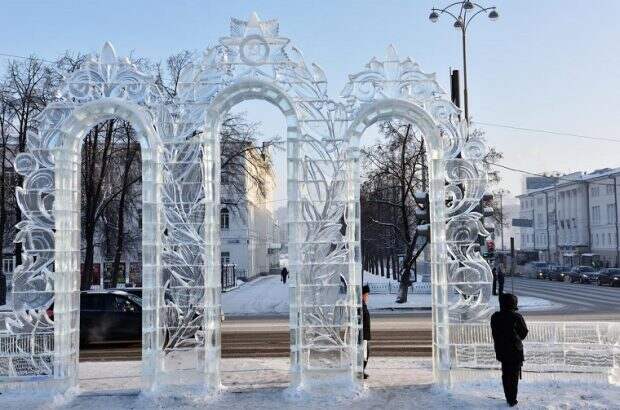 Ворота изо льда в Екатеринбурге
