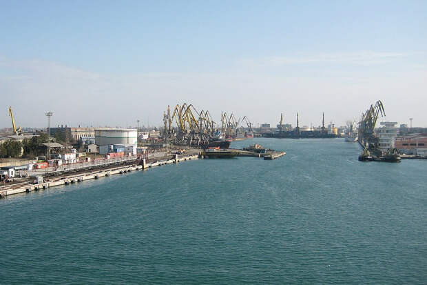 Казахстан и Грузия обсудили развитие звена коридора в обход России