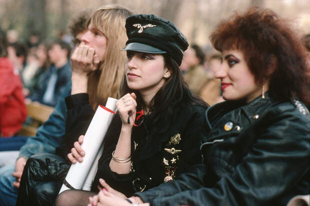 Как выглядели русские женщины 1990-х годов (ФОТО)