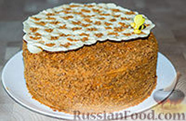 Фото к рецепту: Медовик с карамельным вкусом