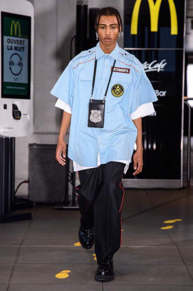 Vetements полиция
