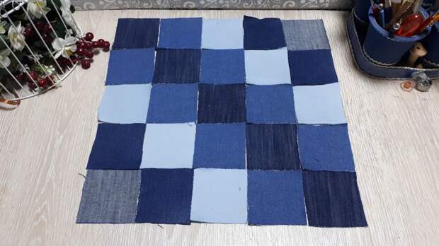 Писала, писала про пэчворк и решила - все, шью джинсовую подушку, сколько можно только одни чужие работы смотреть, пора и самой, что нибудь сотворить!-26