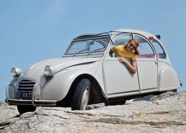 1966_Citroen_2CV_AZAM