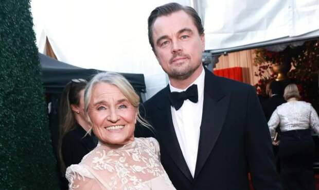 Снова свободен? Почему Леонардо Ди Каприо пришел на премию «Золотой глобус» с матерью