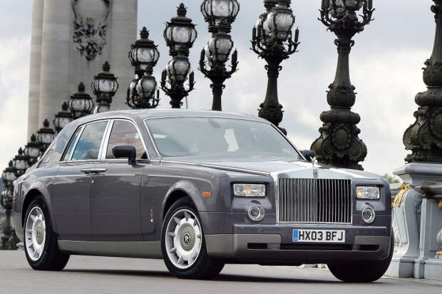 Rolls-Royce Phantom – автомобиль с 6,75-литровым двигателем V12, который «возродил» самую известную марку дорогих машин.