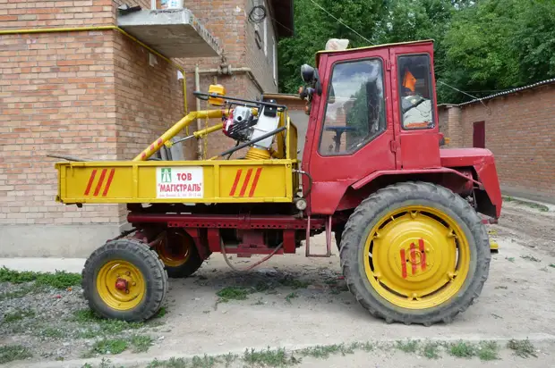 Навеска трактора Т 16,Т 16М,Т 16МГ,СШ 2540 задняя с гидроцилиндром в сборе Т16.56.000