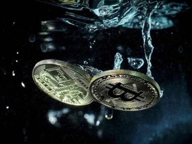 Биткоин «пробил» дно (ФОТО)