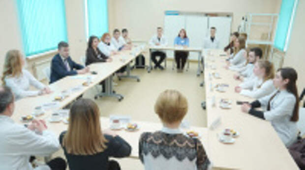 В городскую клиническую больницу №3 областного центра за год трудоустроились 30 молодых медиков