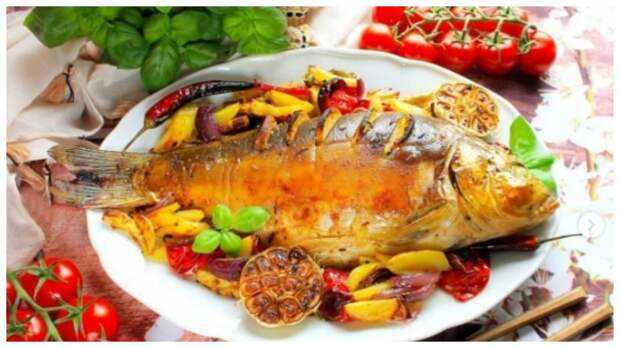Карп с овощами