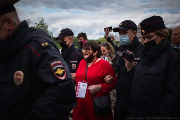 Очередная попытка либералов провести съезд муниципальных депутатов была пресечена в субботу полицией. На этот...