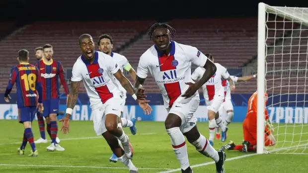 Хет-трик Мбаппе помог ПСЖ разгромить «Барселону» в 1/8 финала ЛЧ