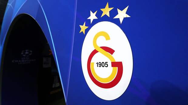 «Галатасарай» подал жалобу в УЕФА из-за травмы Ланга, который чуть не оторвал фалангу пальца