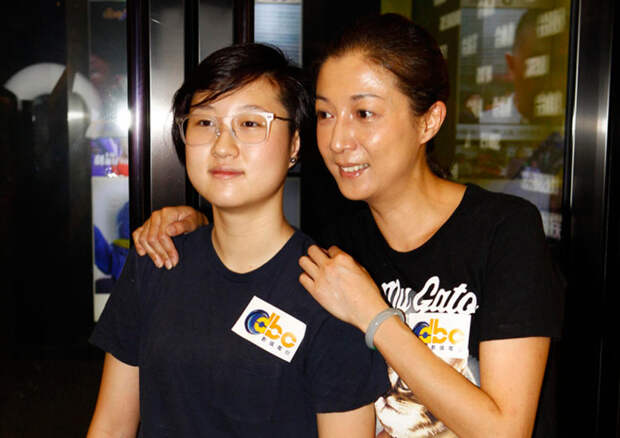 Почему Джеки Чан отрекся от родного сына и внебрачной дочери, оставив их без наследства?