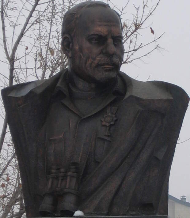 Бюст Монте Мелконяна в парке Победы в Ереване / Serouj / ru.wikipedia.org