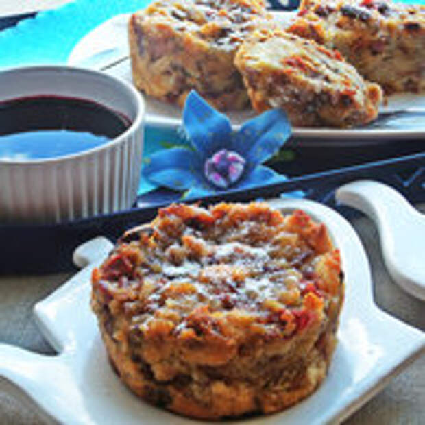 Хлебный бананово-ягодный пудинг