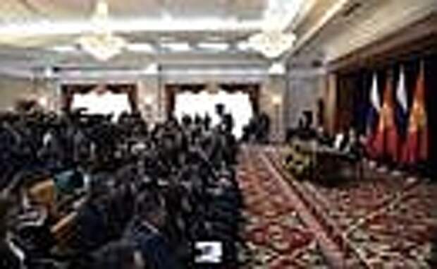 Совместная пресс-конференция с Президентом Киргизии Алмазбеком Атамбаевым.