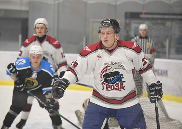 Команда армии ВВС и ПВО Северного флота второй год подряд выступит в Сочинском финале Ночной хоккейной лиги