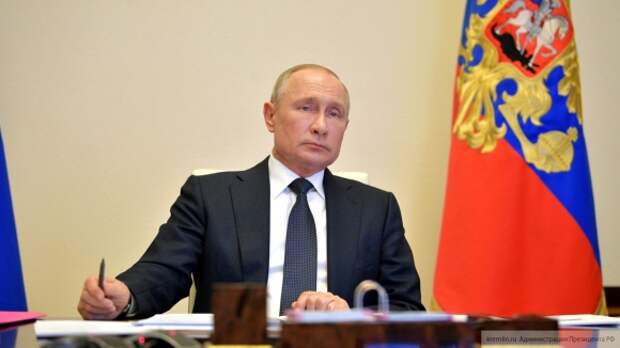 Путин посоветовал чиновникам надеть шапки