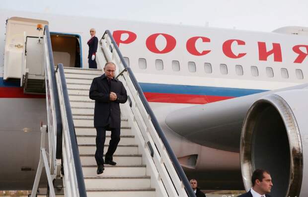 США за бортом: Байден не поехал на Олимпиаду, понимая, что не сможет выйти из самолета