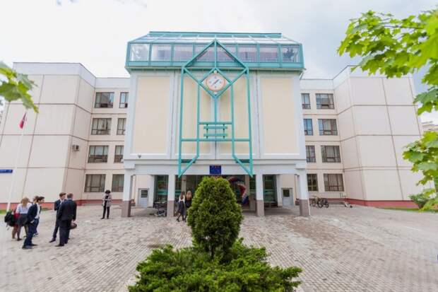 Директор школы права: молиться о России в 14.00 нормально
