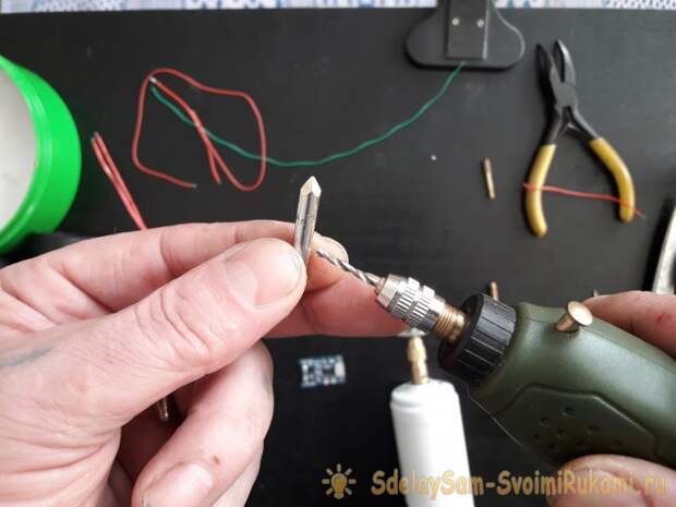 Как сделать простой электрошокер
