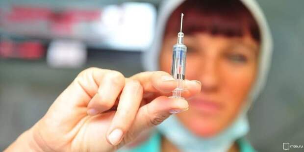 Врач: Массовая вакцинация поможет остановить распространение COVID-19. Фото Портал мэра и правительства Москвы mos.ru