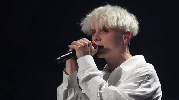 «Без его ведома»: стилист Рябчик о том, как тайно остриг белые кудри Дмитриенко