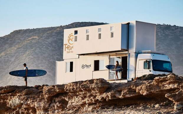 Truck Surf Hotel. Двухэтажный дом на колесах
