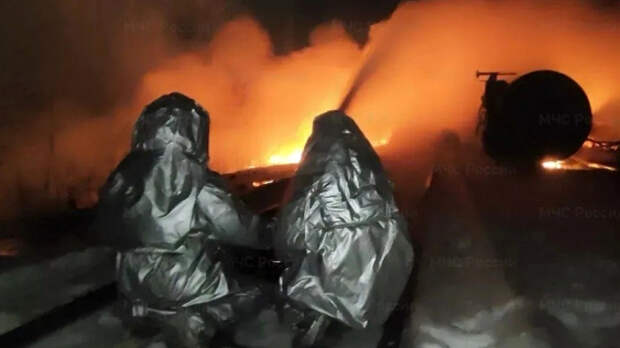 Возгорание на НПЗ в Краснодарском крае произошло из-за падения обломков БПЛА