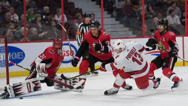 «Каролина» уступила «Оттаве» в НХЛ, несмотря на гол Свечникова