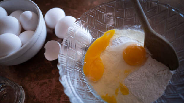 Диетолог Дианова посоветовала добавлять в блины цельнозерновую муку