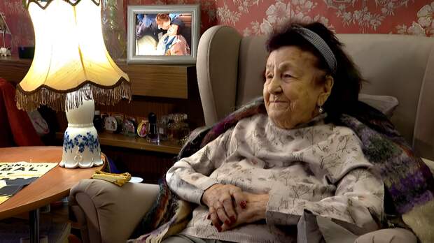 Экс-редактор Пятого канала, пережившая блокаду, отметила столетний юбилей