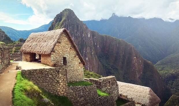 Скромные жилища небогатых инков строились из необработанных камней (Перу). | Фото: viralbandit.com.
