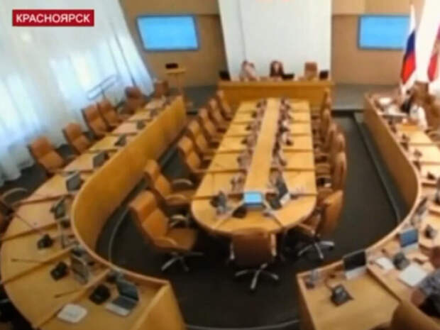 Красноярский депутат, зачитывающий тексты Моргенштерна на заседании в горсовете, попал на видео (ВИДЕО)