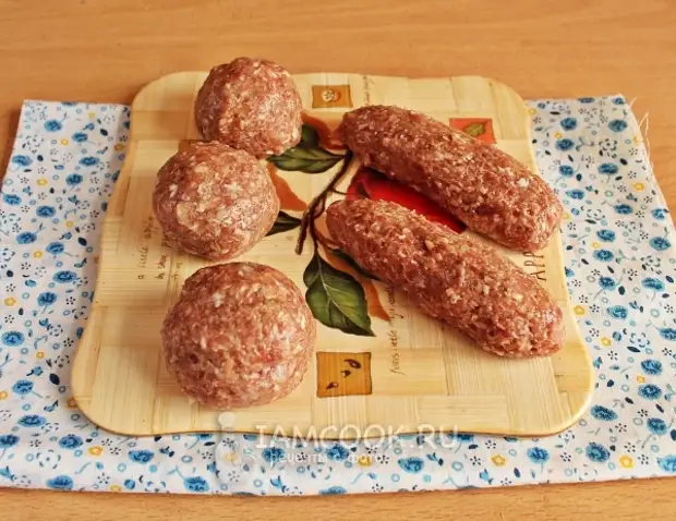 Рецепт котлет из колбасы. Котлеты из колбасы. котлетки и колбаски. чевапчичи из фарша.