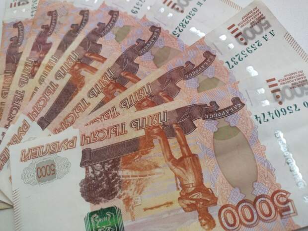 Мошенники выманили у подростка 10 тысяч долларов в Туле