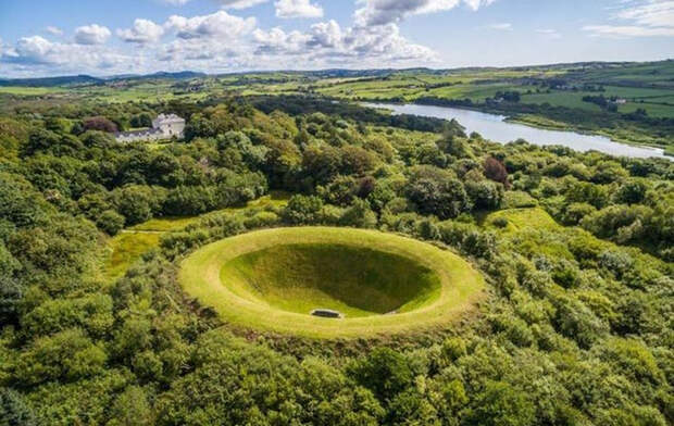 Джеймс Таррел Irish Sky Garden Crater 6 (700x443, 401Kb)