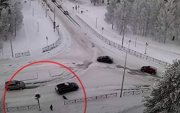 В Костомукше десятилетний ребенок попал под колеса машины