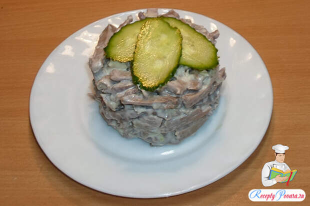 Салат с языка с чесноком