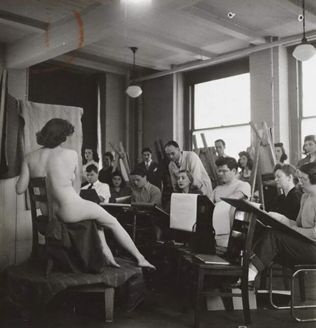Студенты Колумбийского университета на занятиях по живописи рисуют обнаженную модель, 1948 life, Стэнли Кубрик, звезды, знаменитости, режиссеры, фотограф, фотографии, юность гения