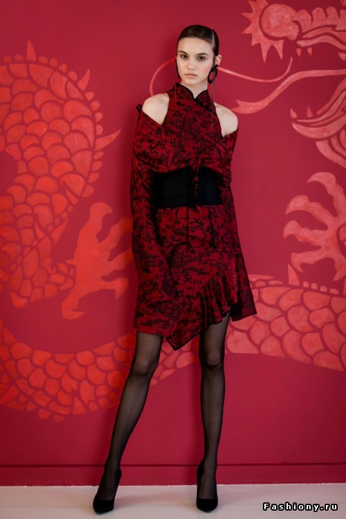 Josie Natori осень-зима 2017-2018 -- очень эффектно и стильно. И очень женственно