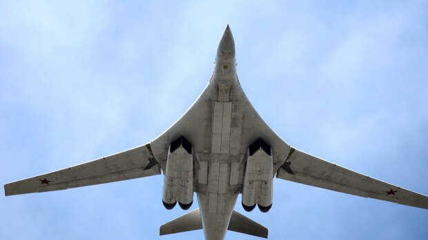 Бывший летчик рассказал, зачем Россия модернизирует "белых лебедей"
